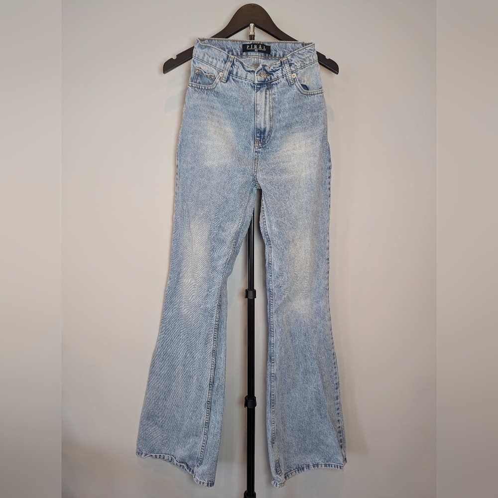 Piral Women's Size XS 24x33 High Rise Flare Light Wash Jeans